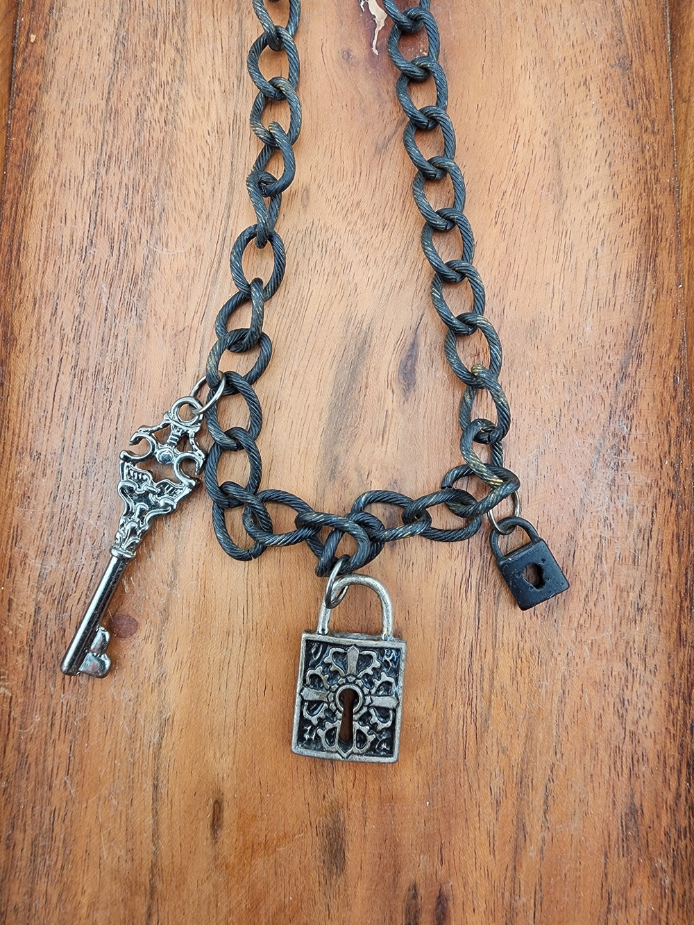 21in Vintage-Inspired Black Chain Necklace with Key & Padlock Charms 0516
